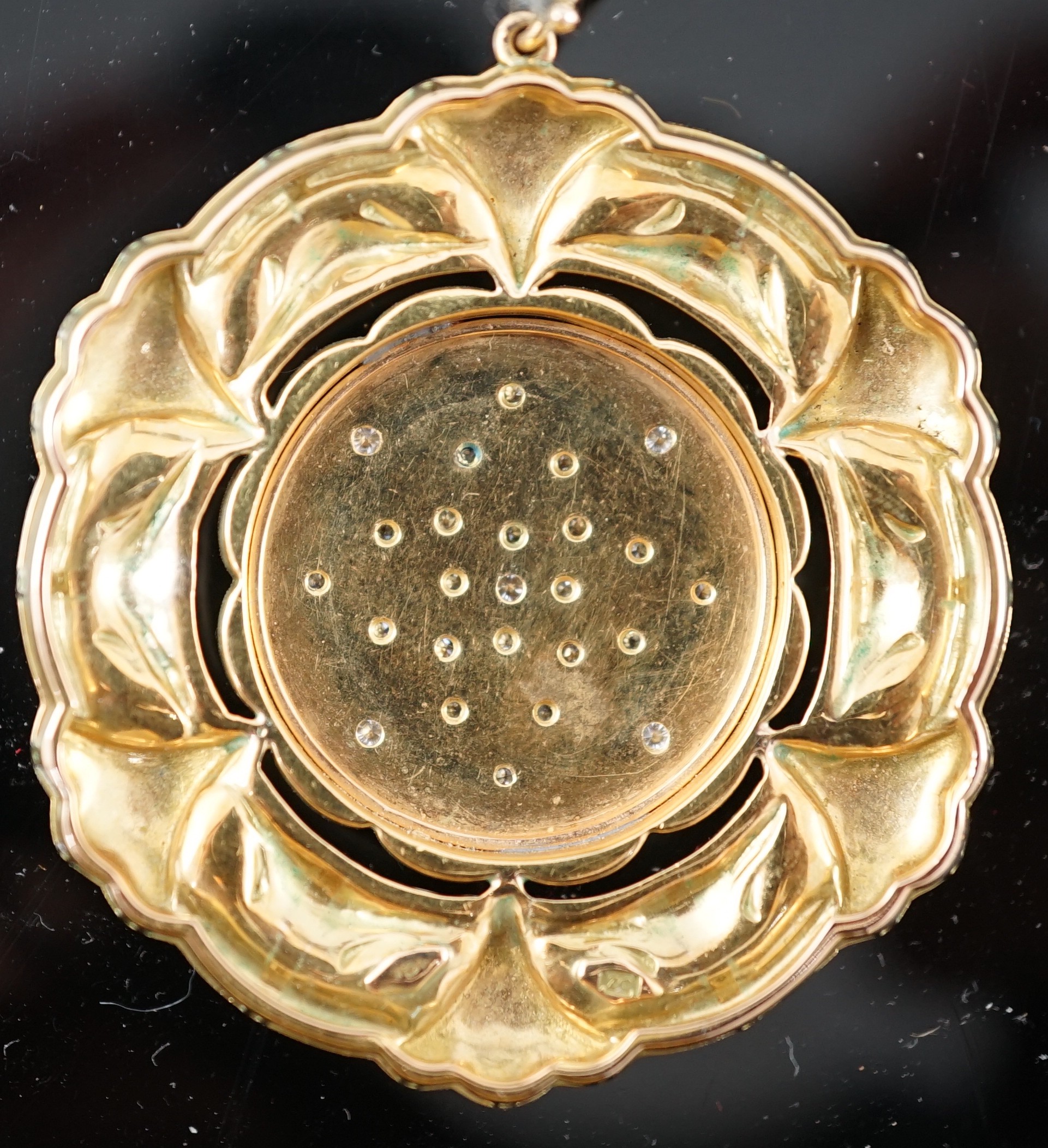 A late 19th century Swiss 18ct gold and polychrome enamelled suite of jewellery, retailed by E. Meister, Zurich